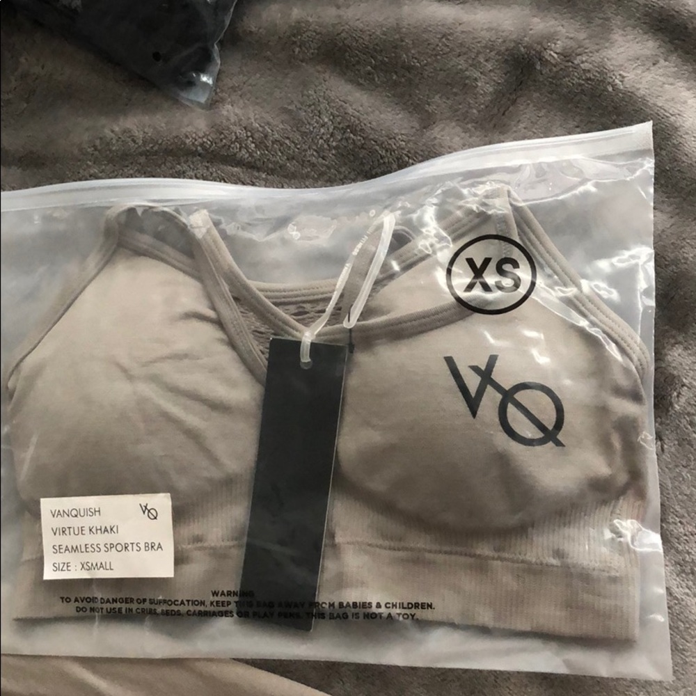 VQ vanquish steamless sports bra size xs